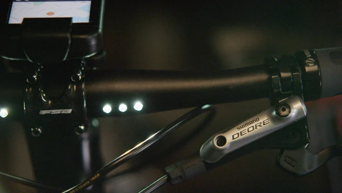 The bike has integrated lights on the seatpost and the handlebars, which are said to last for around 60 hours at a time