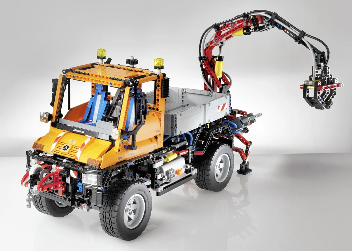 The LEGO Technic Unimog U 400