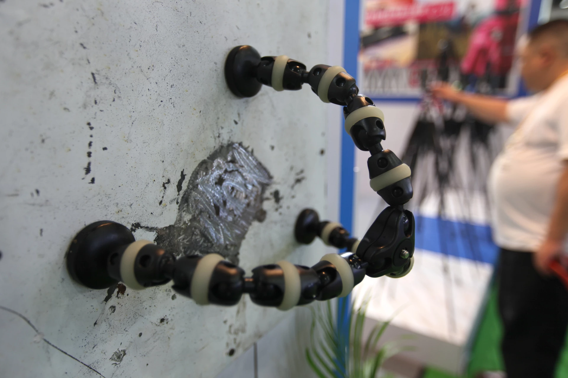 The Fotopro RM-110 wearing its magnetic feet offers an extremely stable platform