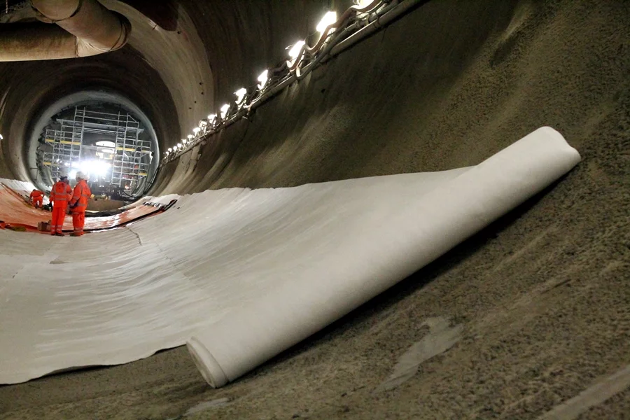 Waterproof lining is laid down ahead of the shutter machine (Photo: Stu Robarts/Gizmag)