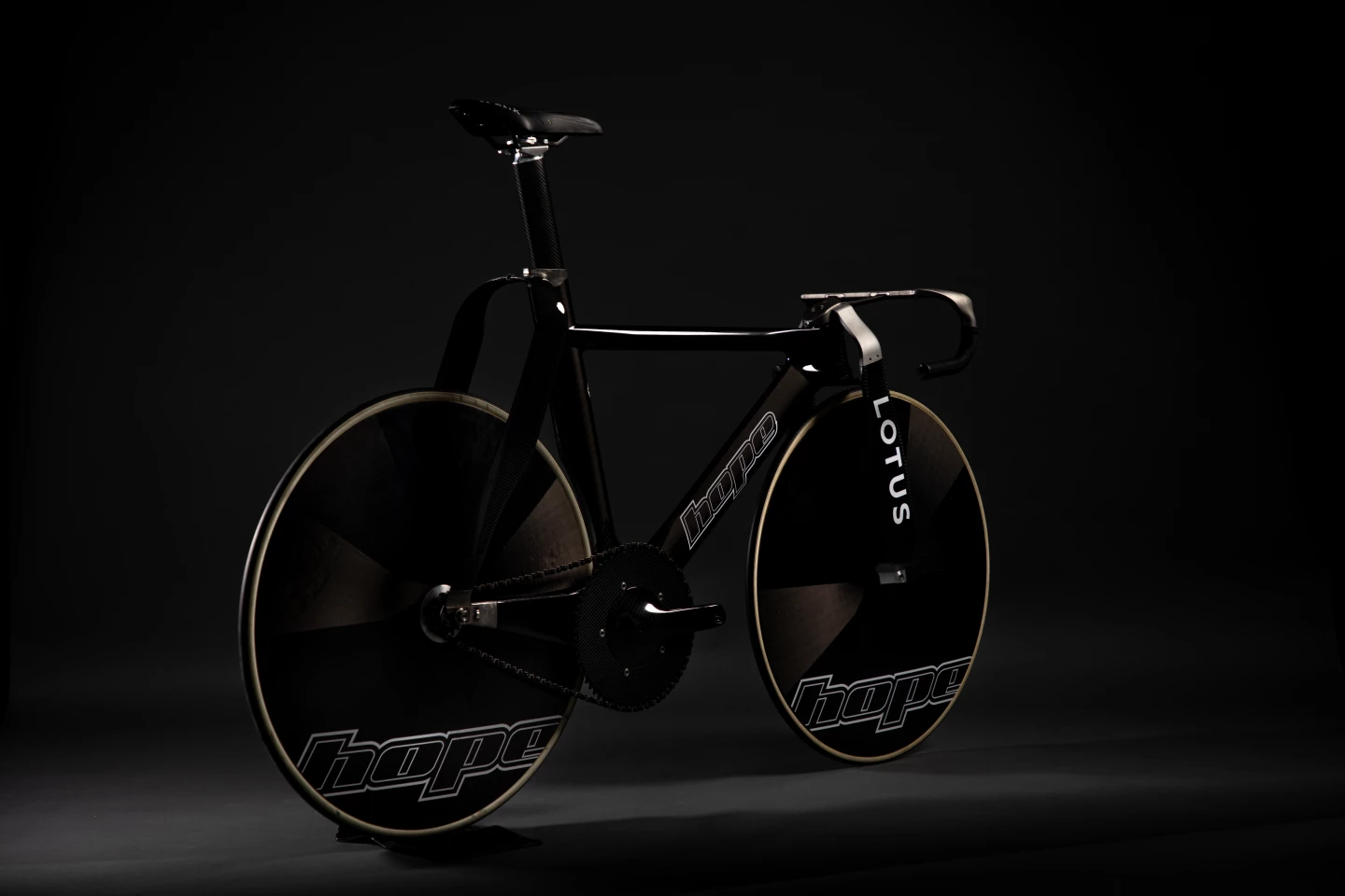Hope Technology says it developed a "revolutionary manufacturing process" to reduce the weight of the wheels