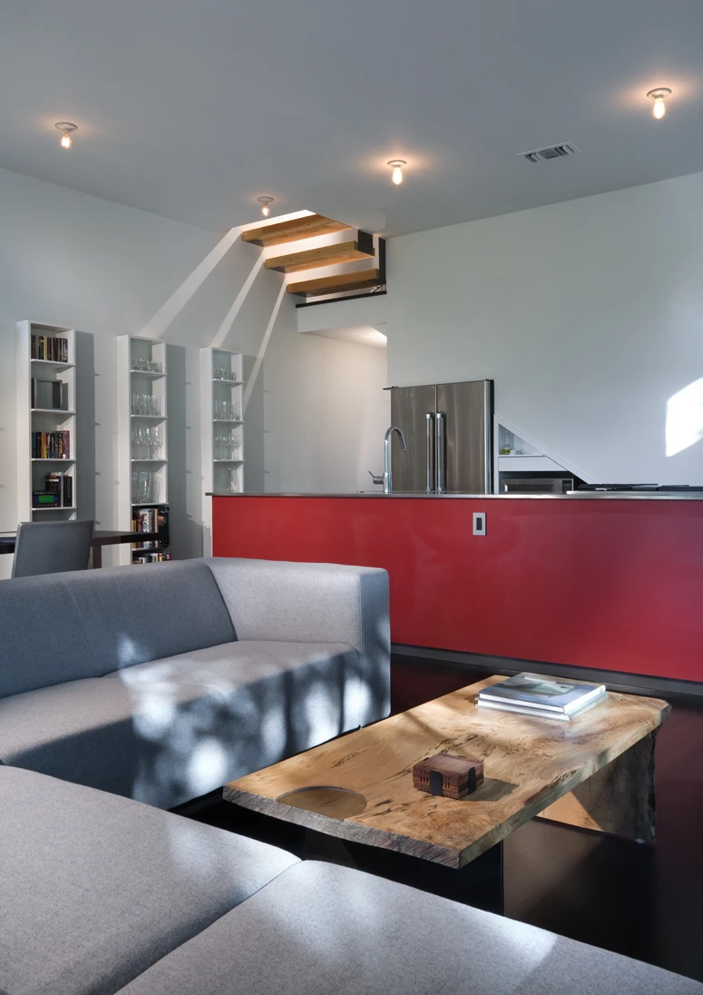A ramp of metal grating creates a an entry passage (Photo: Charles Davis Smith)