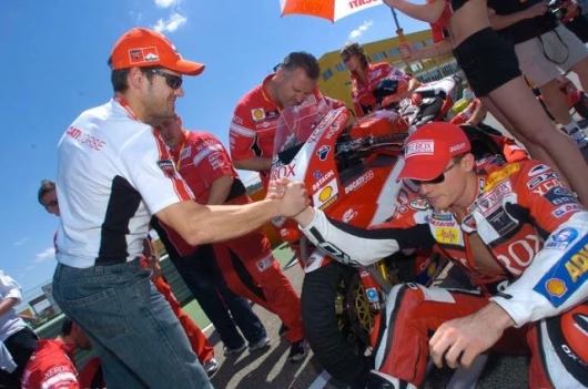 MotoGP star Carlos Checa came down to end moral support to the Ducati team
