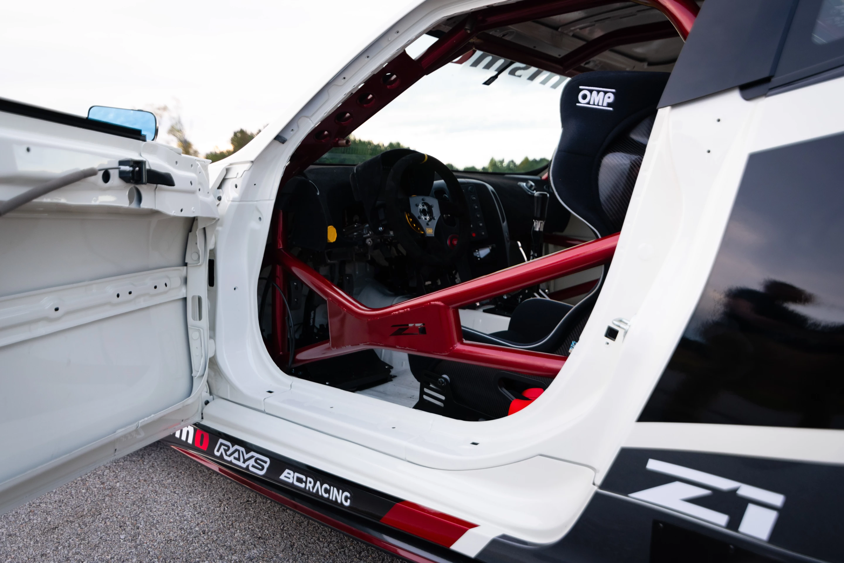 A competition race harness and safety net system are also there, all supplied by NISMO