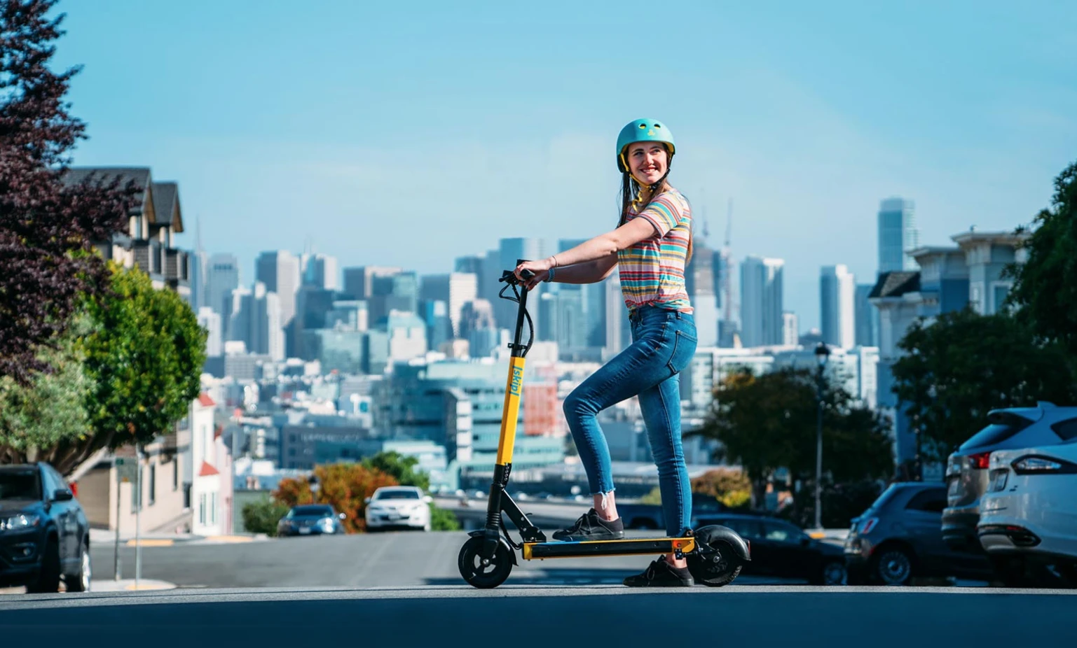 Skip’s scooters will be dockless, powering around the city at up to 18 mph (29 km/h) on a 36 V 350 W hub motor