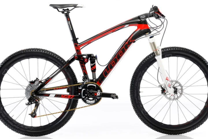 The Look 920 mountain bike features a handlebar stem that is integrated into the top tube, giving the bike a unique appearance