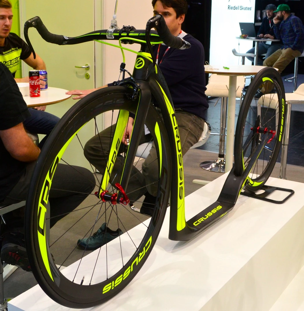 Part scooter, part bicycle, here we have the Crussis Carbon Concept