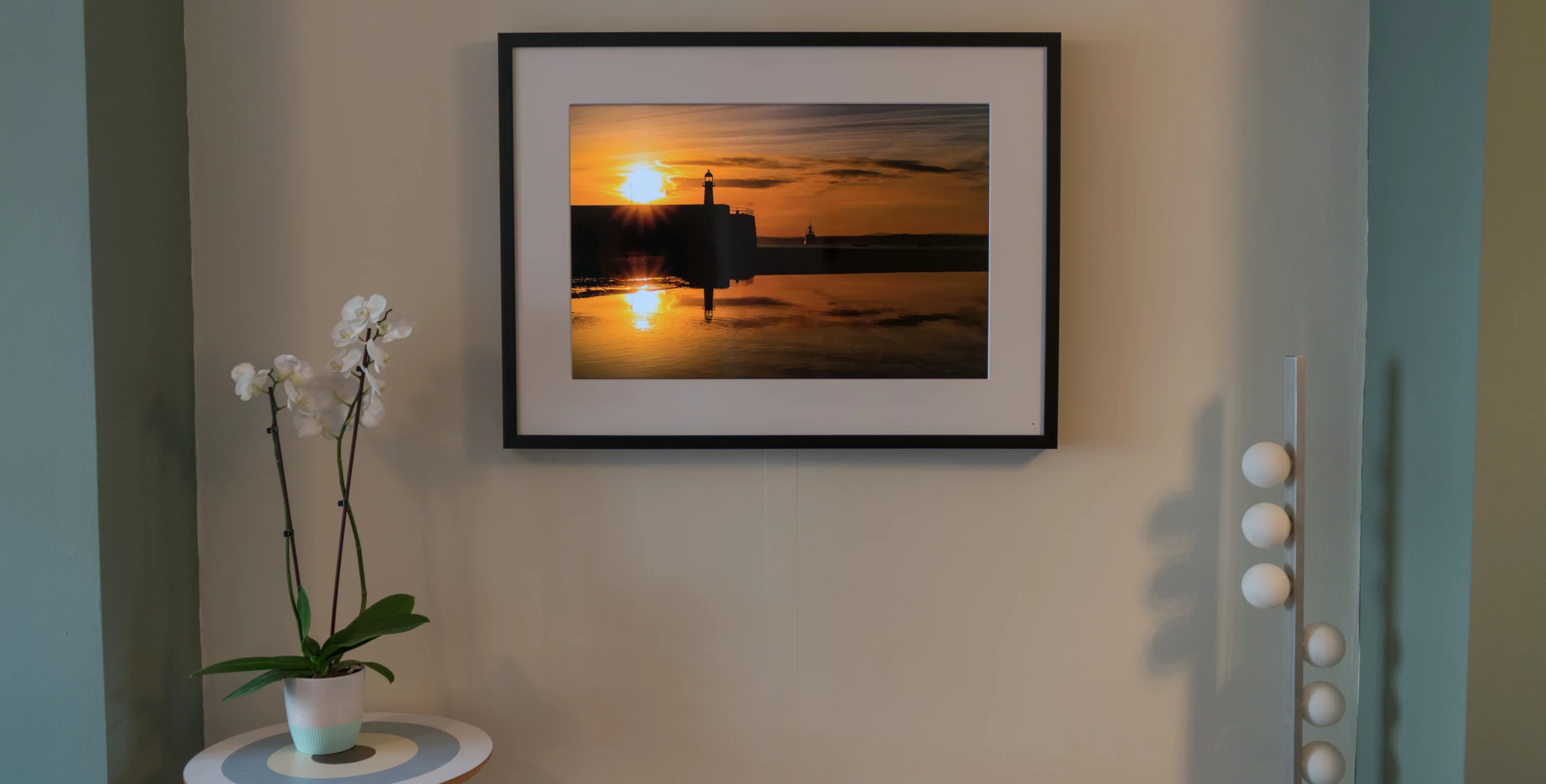 We give digital photo frames another chance with the Memento Smart Frame