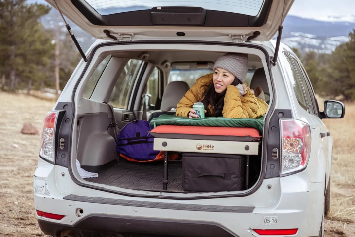 Hele Outdoors creates a smart, multifunctional portable camper kit for SUVs, wagons and trucks