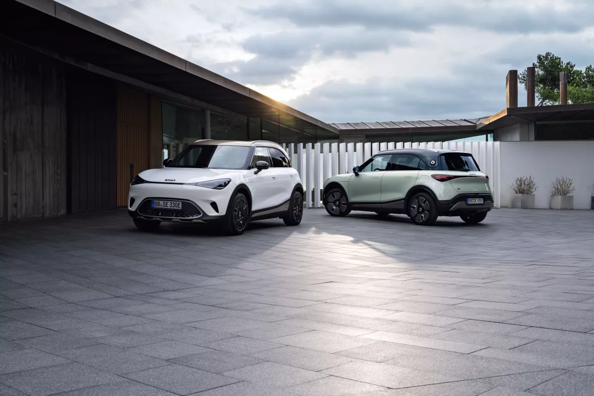 The Smart #1 will be available in Europe as a Launch Edition (left), a Premium model (right) and a Pro+ version (not shown)