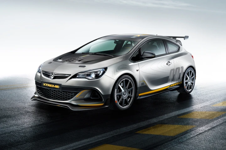 The Astra VXR EXTREME has been derived from last year’s Astra Cup race car that competed in the Nürburgring Endurance Championship