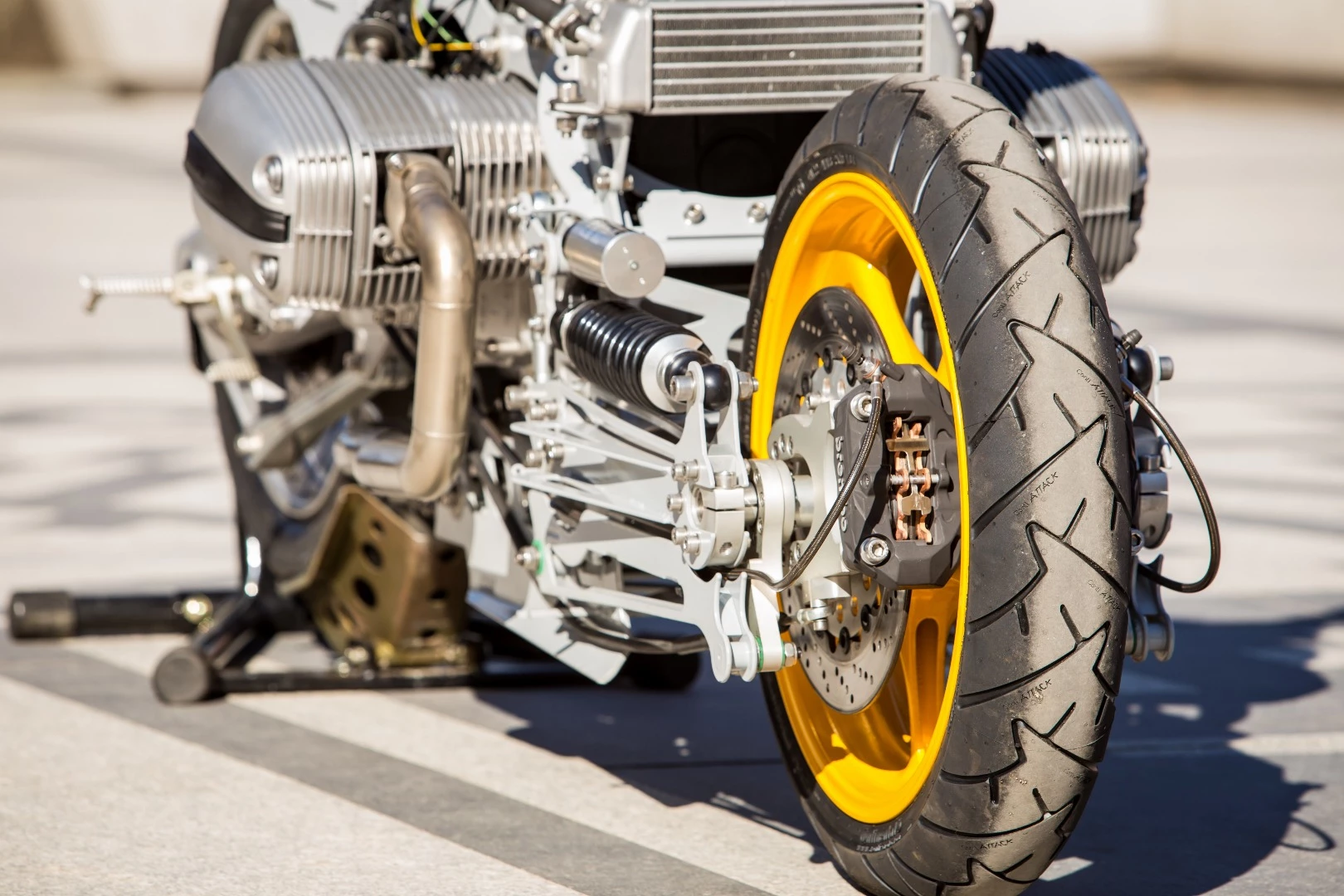 Watkins M001: hub steered front end with Brembo brakes