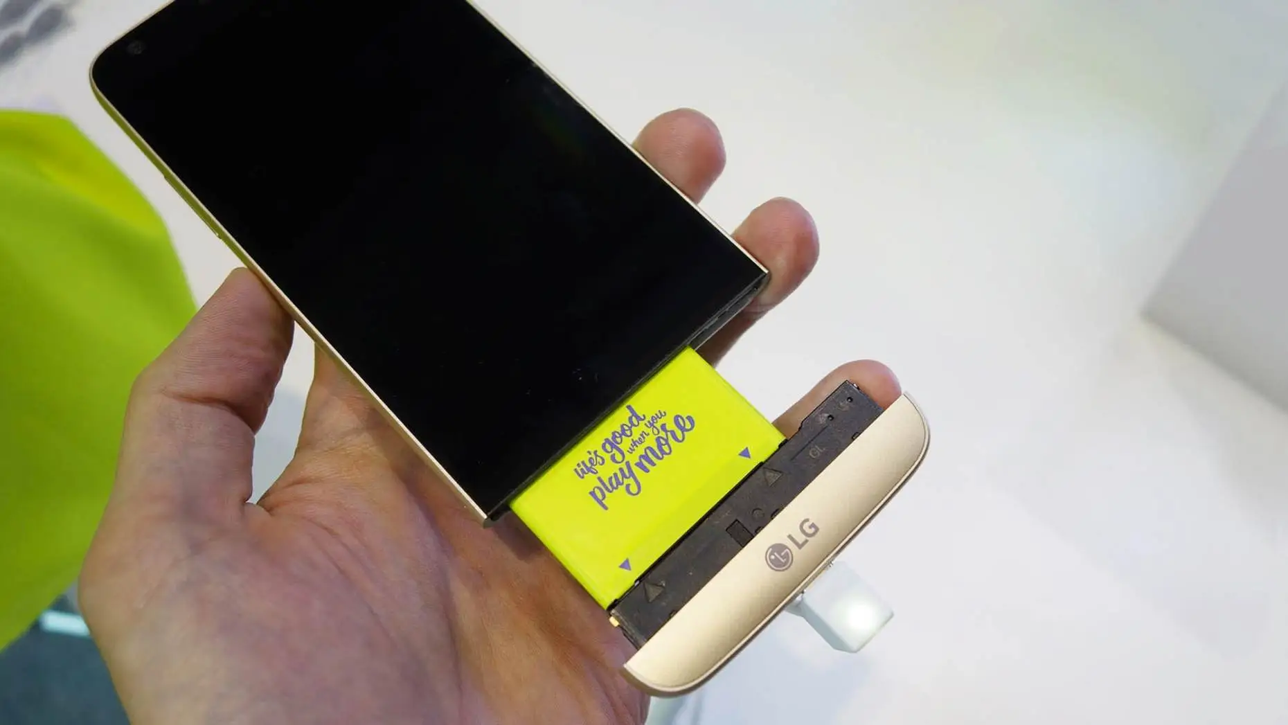 The modular LG G5 will launch in the US early April, with an extra one of these slide-out battery add-ons includes