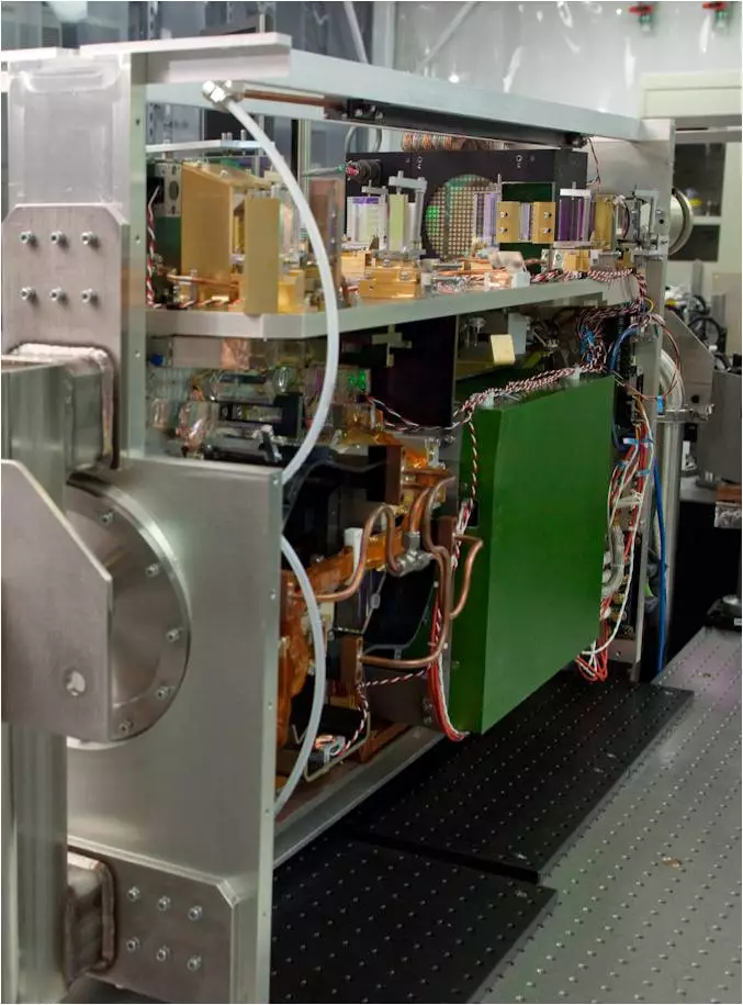 The Gamma laser is a rugged, chainable laser weapon