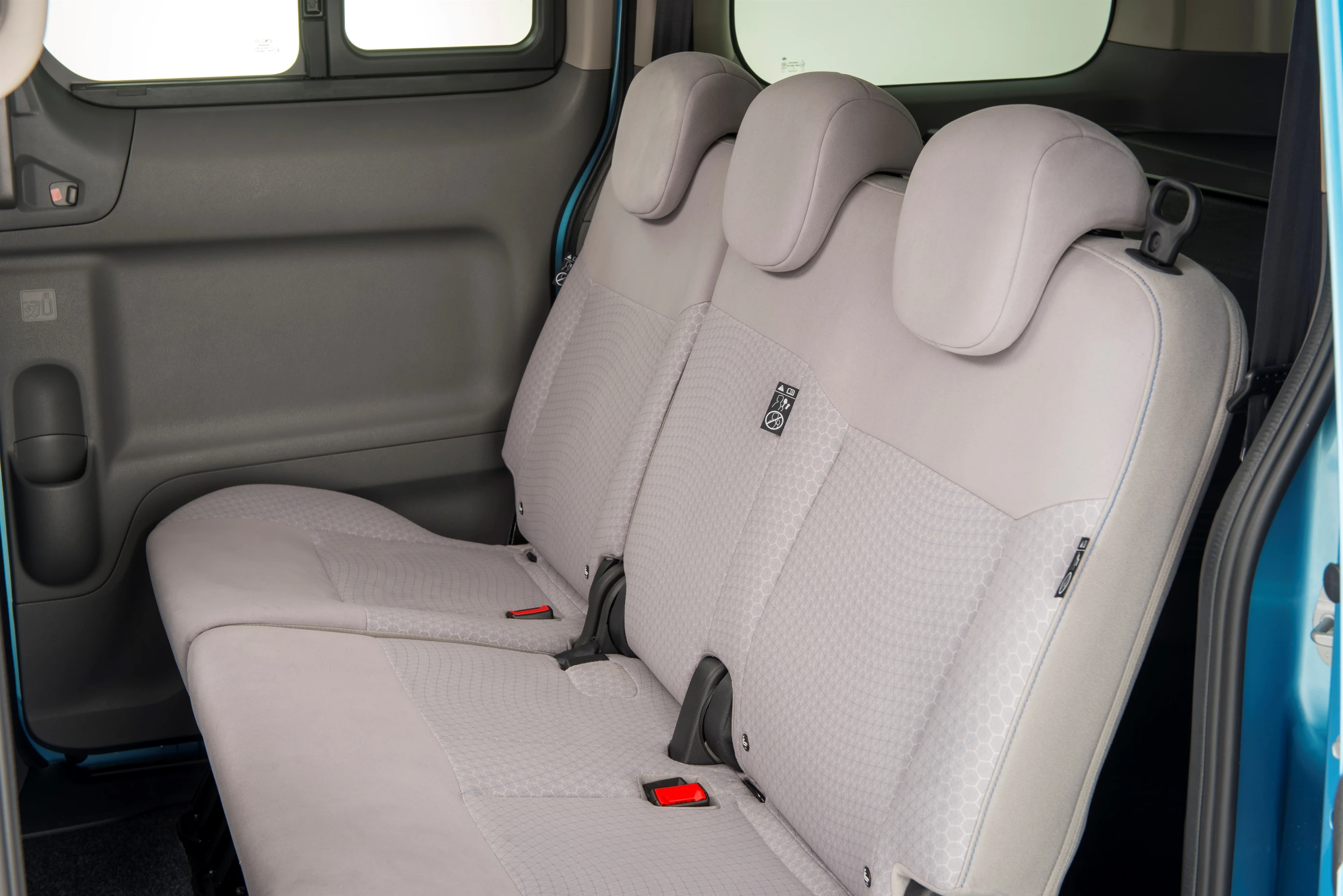 Nissan's e-NV200 will come in van or people mover configurations
