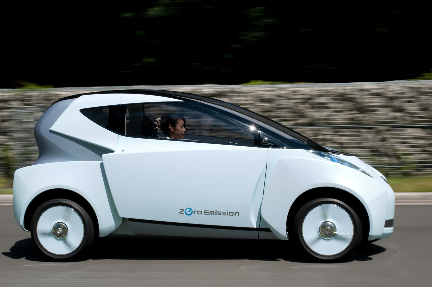 Nissan's LandGlider