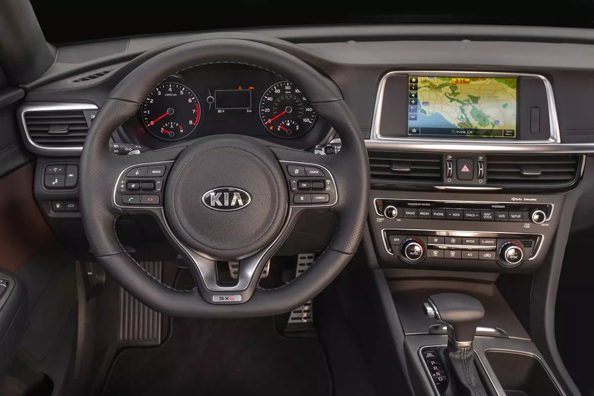 For infotainment, Kia uses the Uvo system that has long been a favorite in the industry. For 2016, the Optima gets a larger screen with better graphics quality