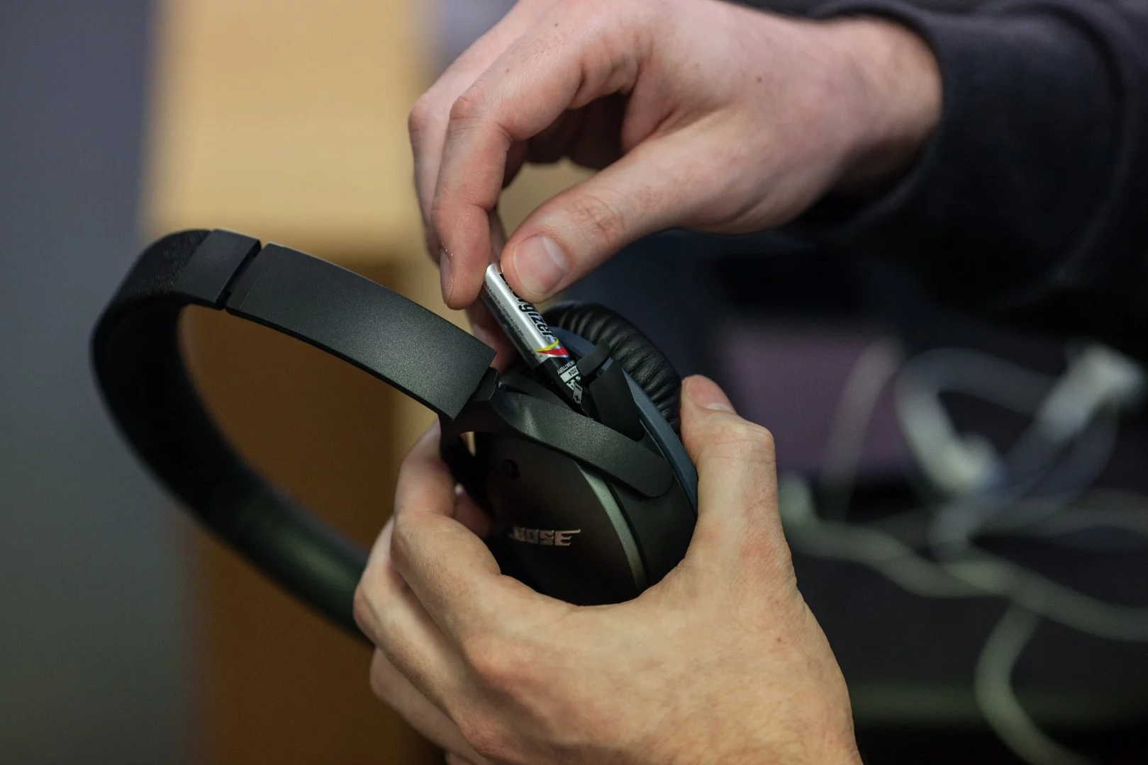 A single battery will provide 35 hours of noise-cancelling audio