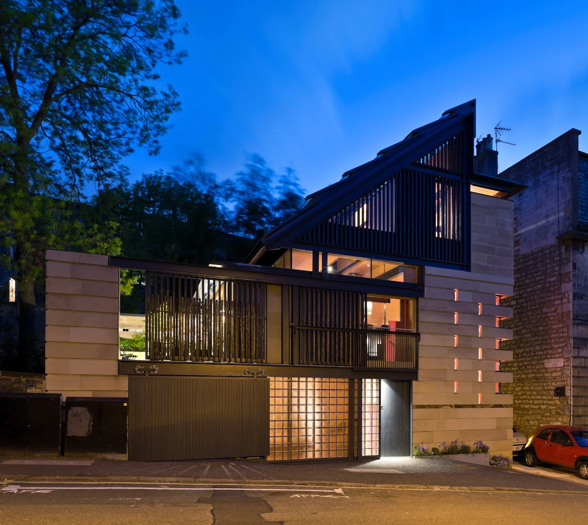 Murphy House is relatively green too, and features a solar array on the roof which reduces grid-based electricity requirements
