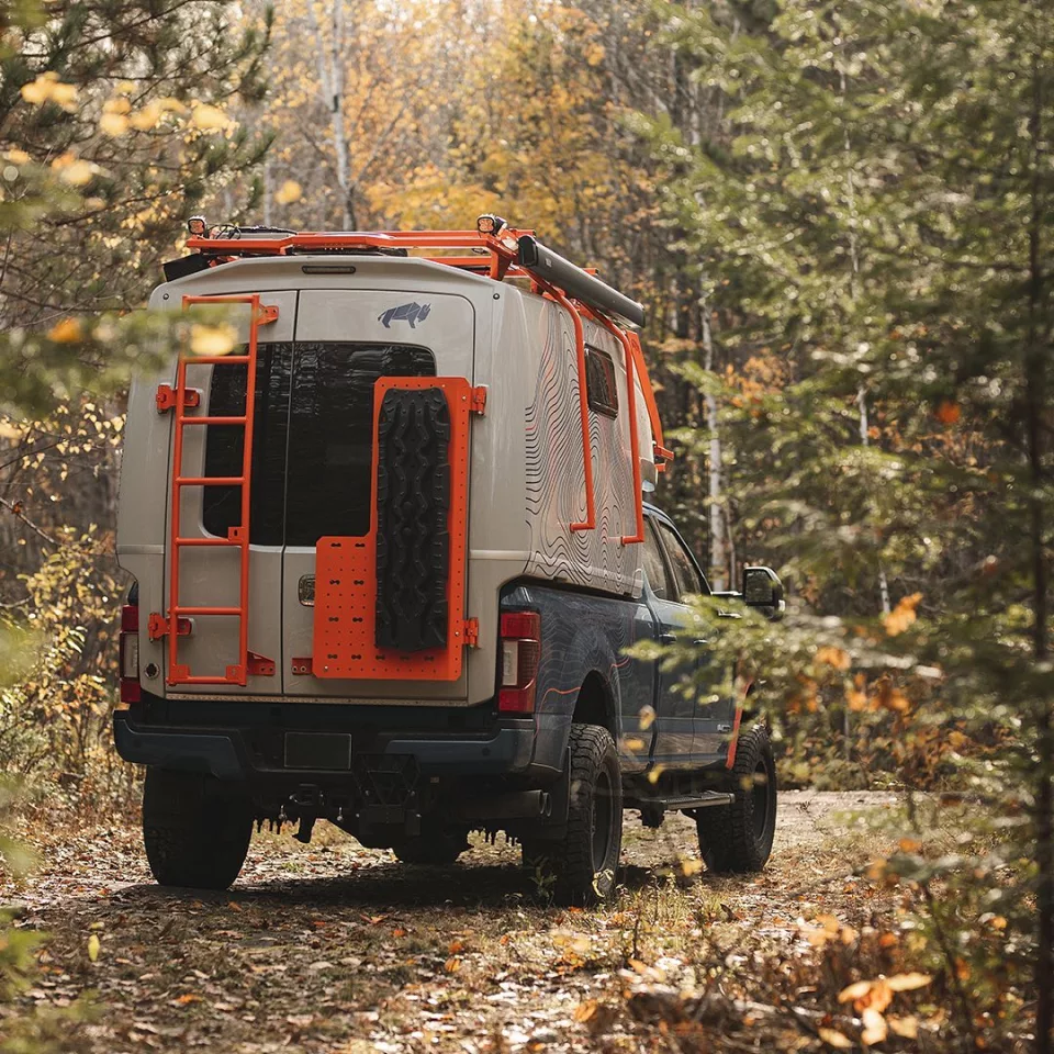 The Loki Icarus has two rear entry doors