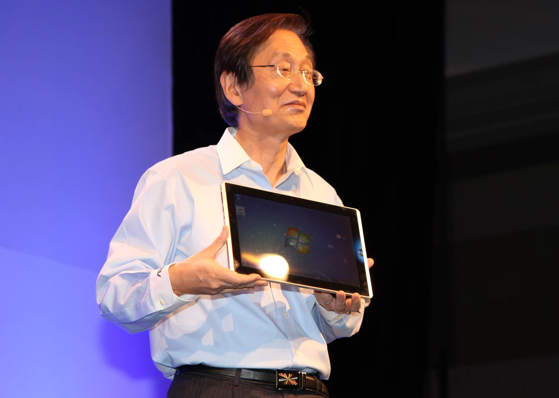 ASUS tablet presentation at CES 2011