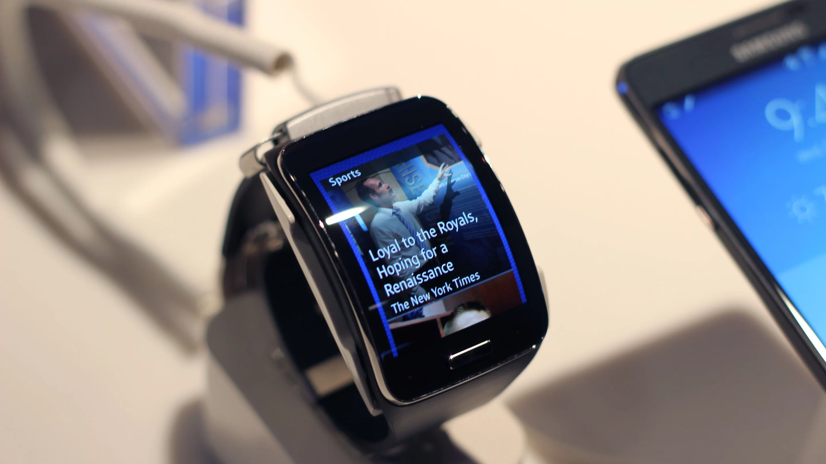 Samsung Gear S (Photo: Will Shanklin/Gizmag.com)