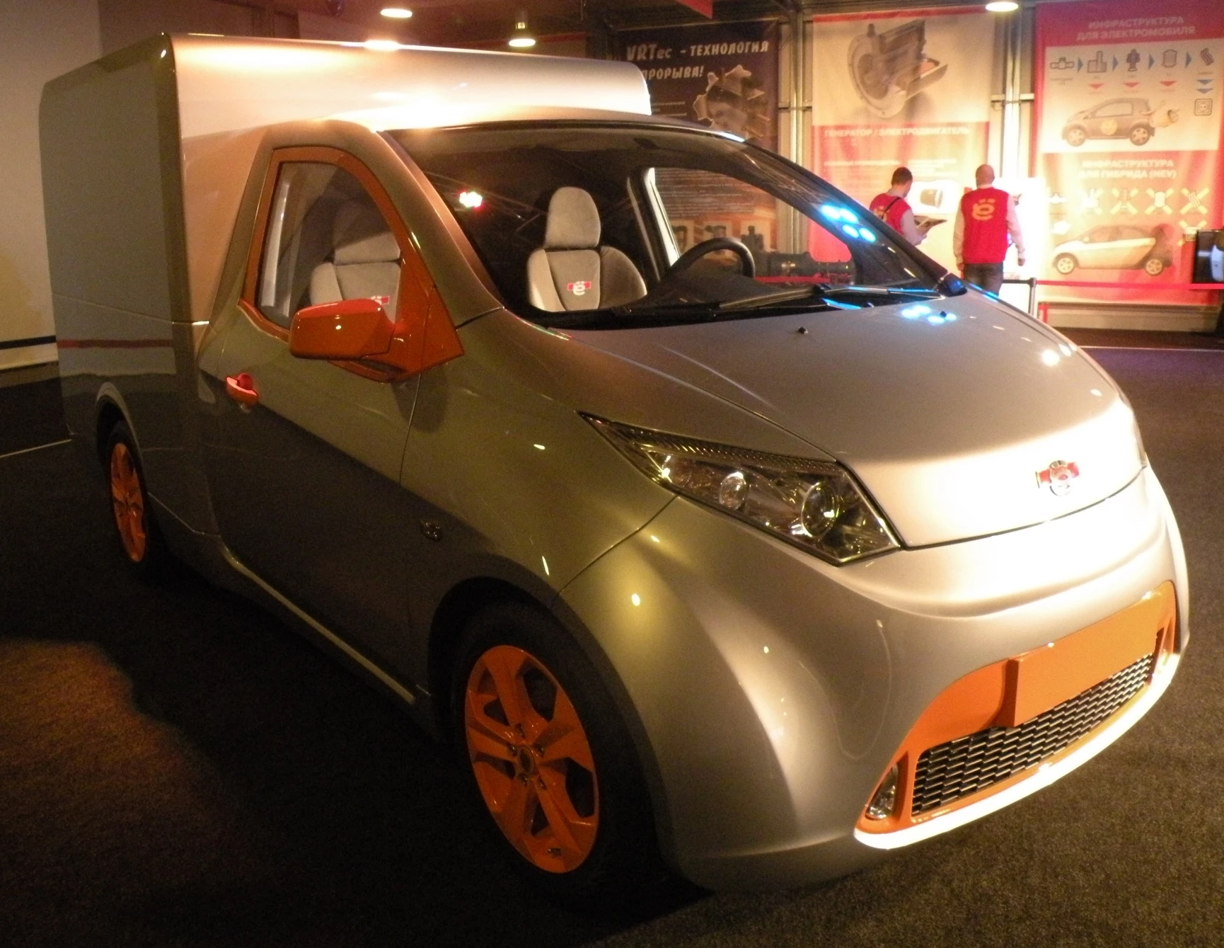 A mini-van variant of the ë-mobile (Photo: Miosw)