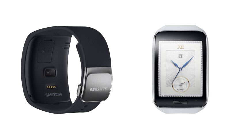 The Gear S features a 2-in curved display