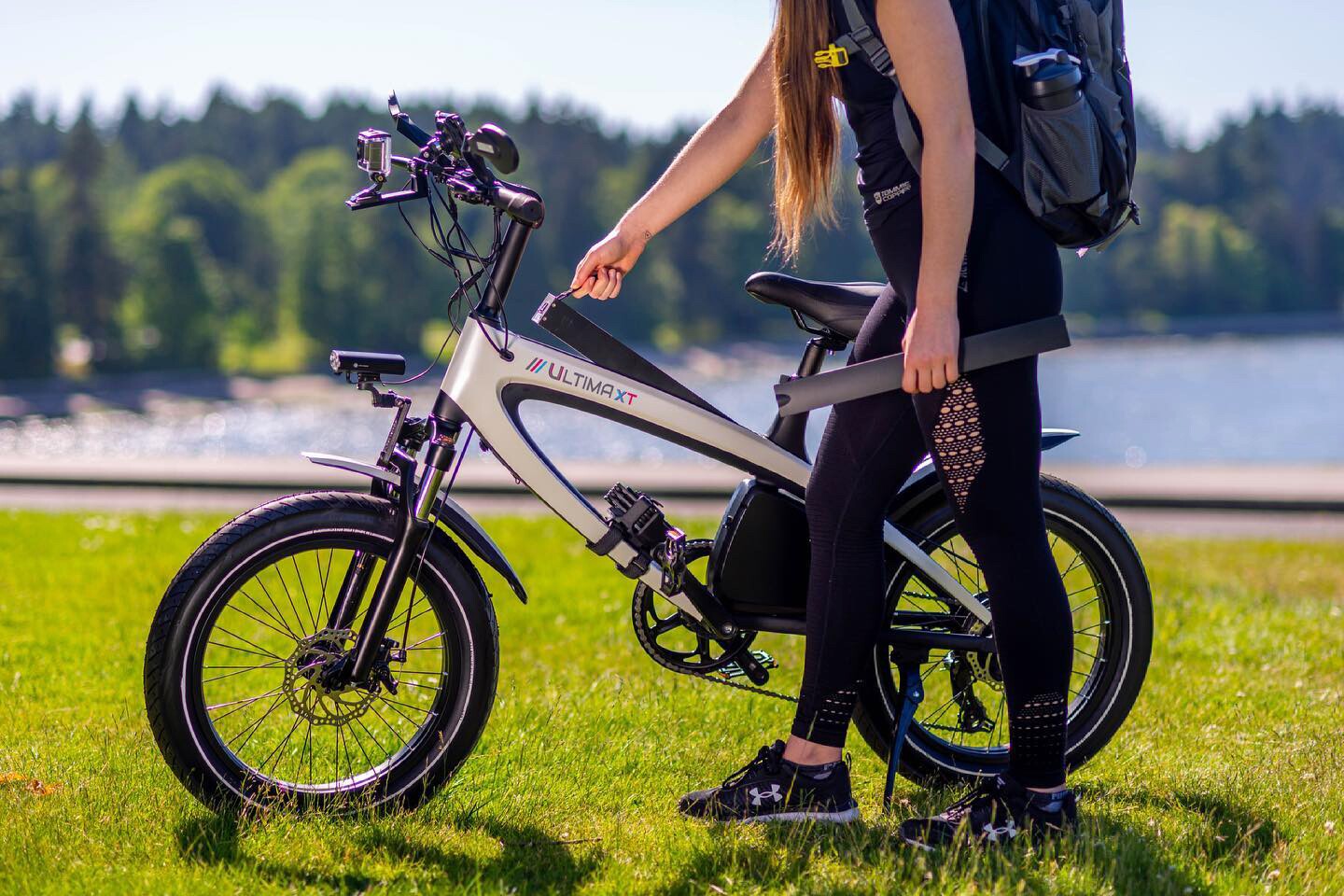 The Ultima's top tube battery can be removed for charging