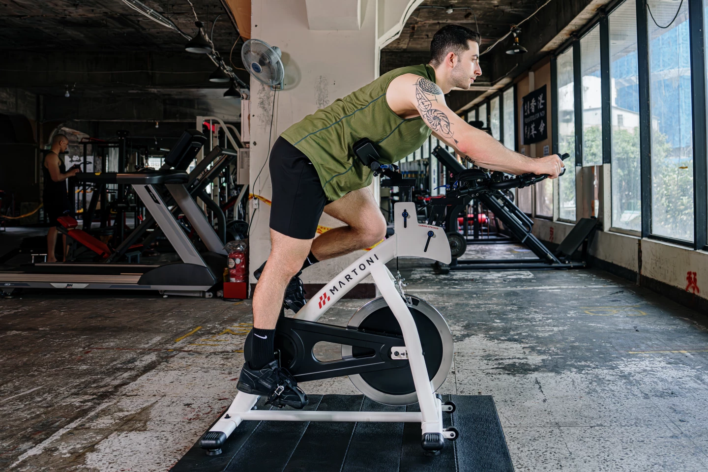 Users can choose between four ridings positions