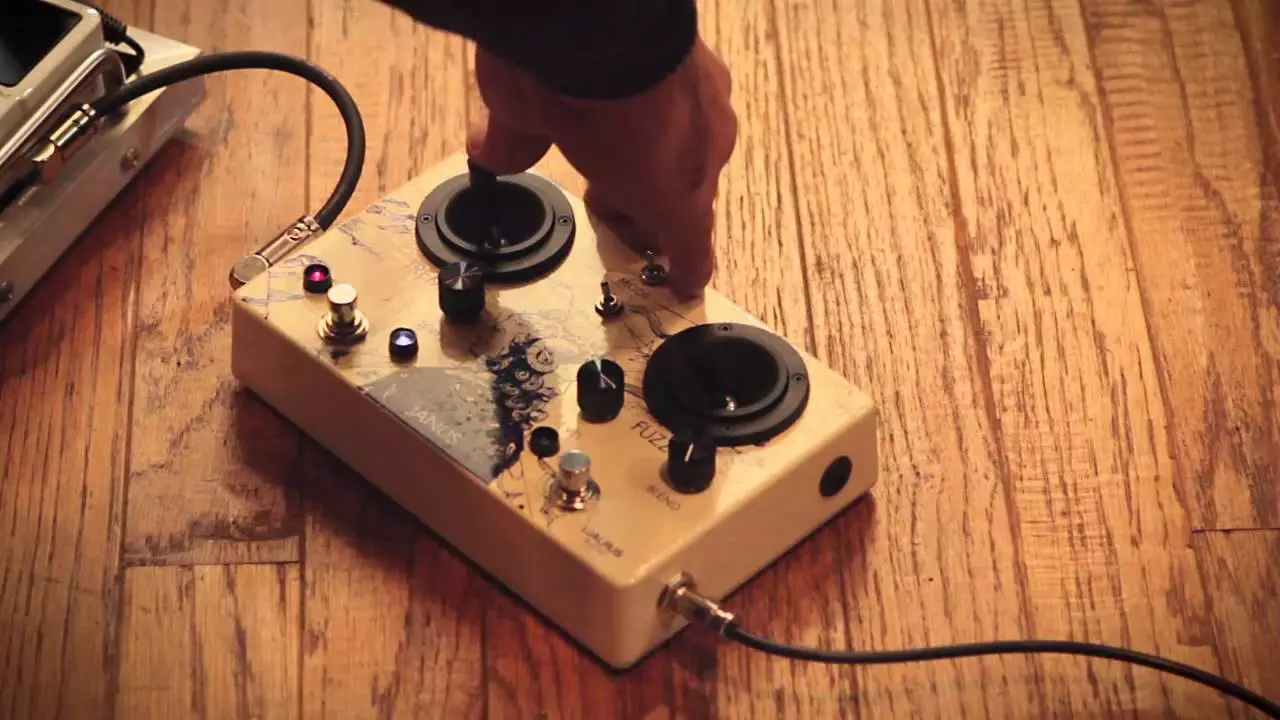 The tremolo and fuzz circuits of the Janus are controlled via joystick