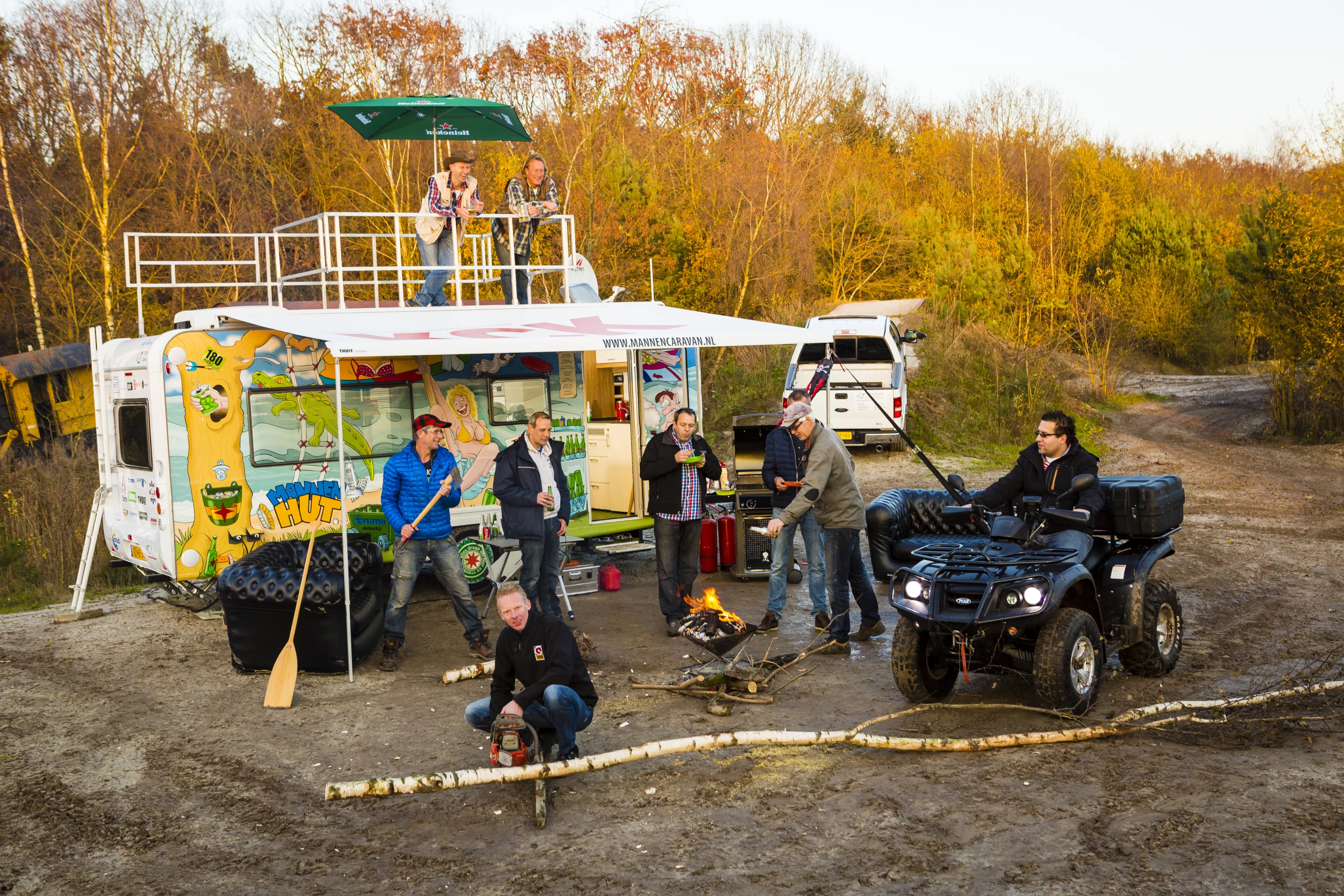 On location with the Mannen Caravan