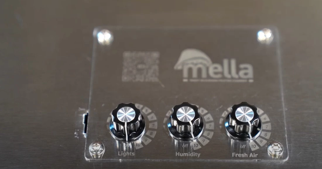 Control dials on the Mella