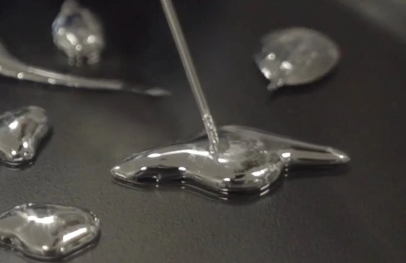 Liquid at room temperature, an indium gallium alloy can be used to create stretchable circuit wiring and electrical switches