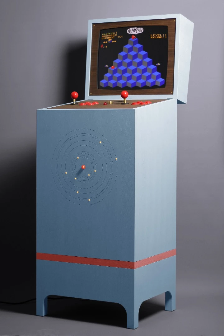 These stylistic full-size arcade boxes can be fitted with either an original circuit board of a classic game or a modern computer loaded with a game emulator