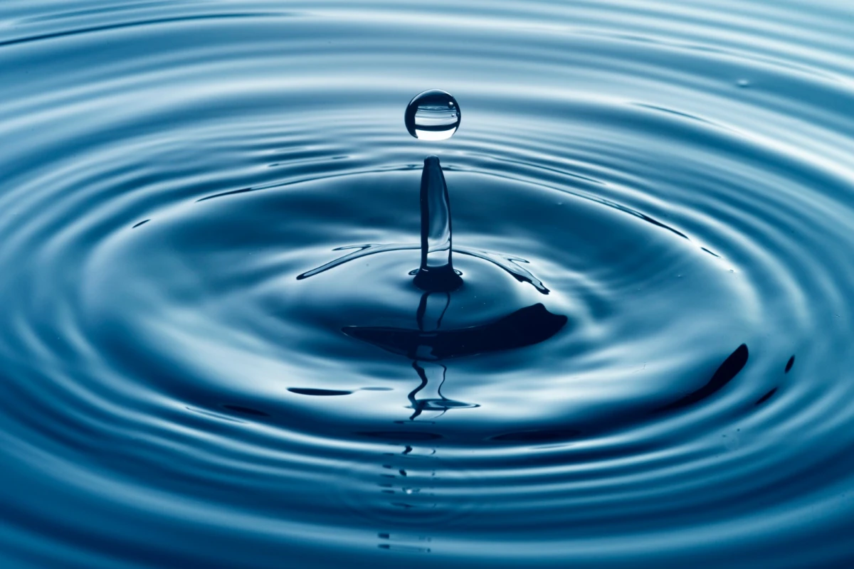 Researchers have developed a new liquid lens that uses voltage changes to adjust its focal length