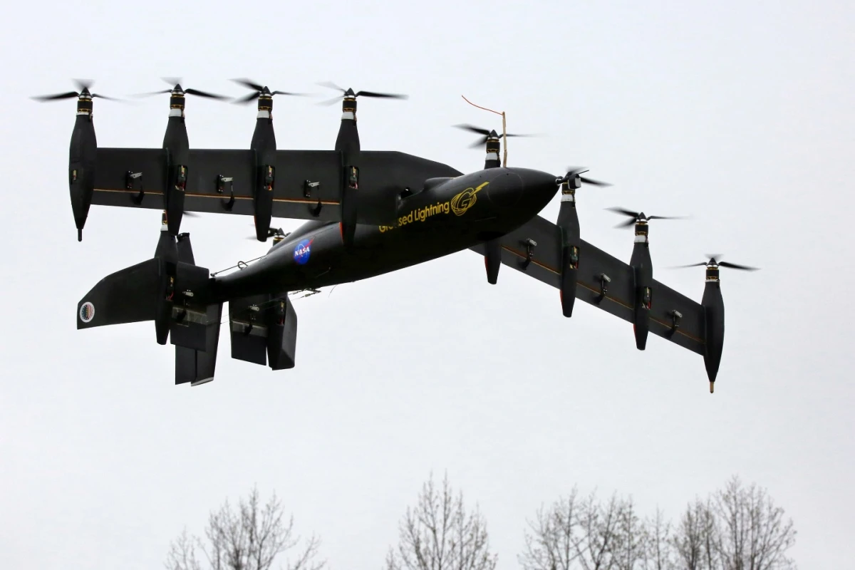 The GL-10 prototype takes off in hover mode like a helicopter (Photo: NASA Langley/David C. Bowman)