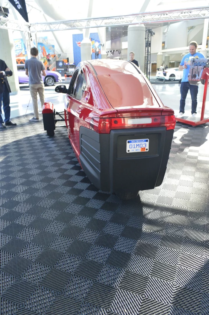 The newest Elio should still deliver 84 mg (2.8 l/100km) on the highway, and 49 mpg (4.8 l/100km) in the city