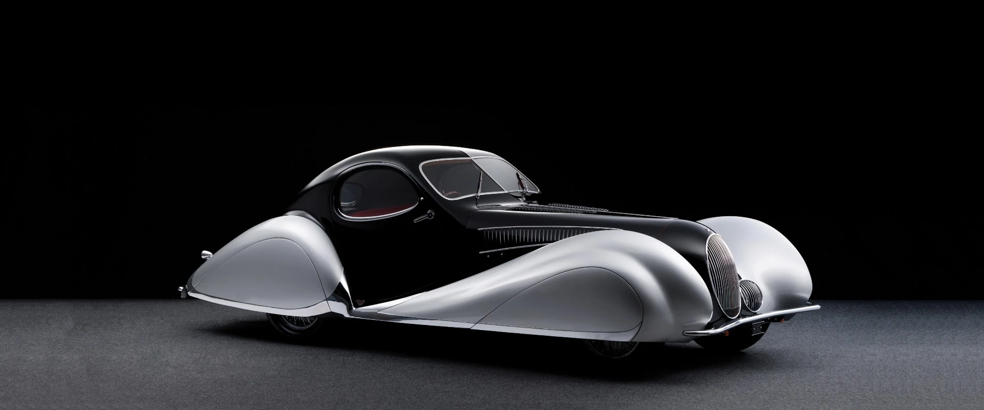 One of 14 extant 'Goutte d'Eau' Talbot-Lagos built by Paris-based Italian automotive couturier Giuseppe Figoni, this 1937 Talbot-Lago T150-C SS will be auctioned on May 27, 2017 at Villa Erba in Italy by RM-Sotheby's.