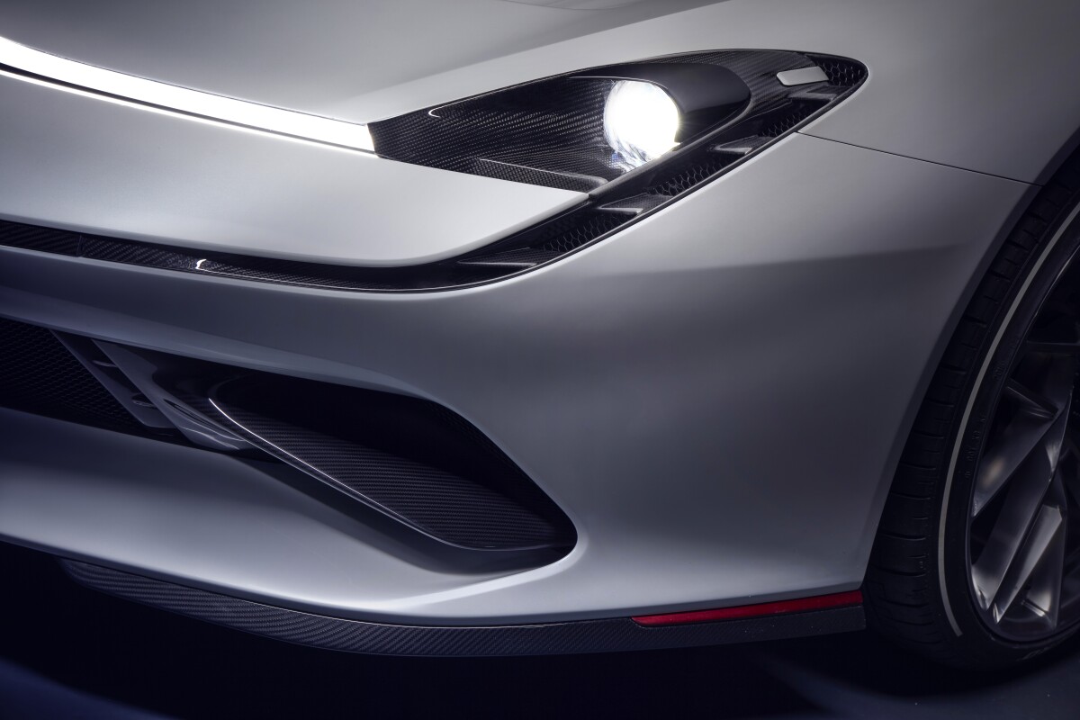 Does that headlight look a touch McLarenish to you?