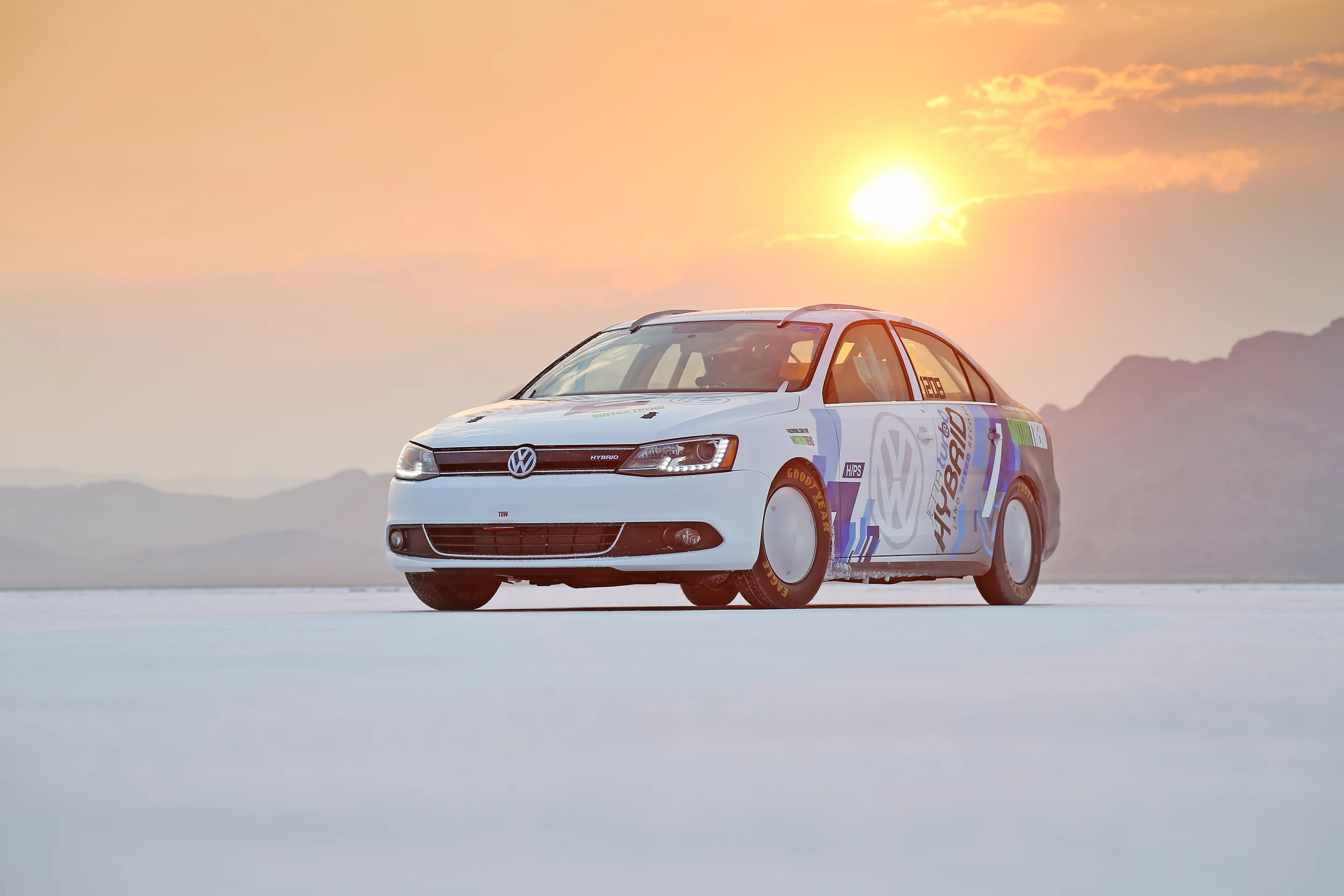 Volkswagen has announced that a modified version of its 2013 Jetta Hybrid has become the fastest hybrid in the world