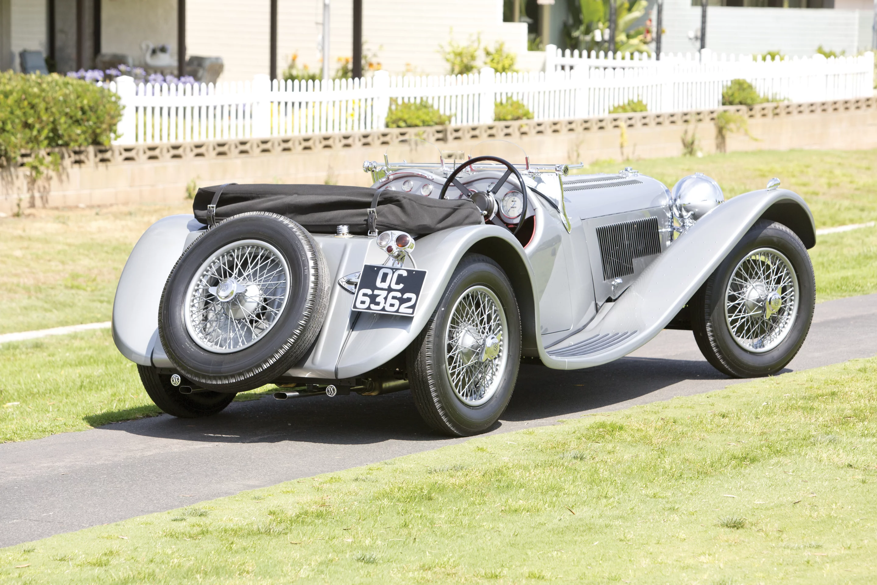 1938 SS 100 Jaguar 3½-Litre RoadsterAuctioneer's Estimate: US$850,000 - $1,100,000Photo Credit: Pawel LitwinskiOfficial Auction Description and Images