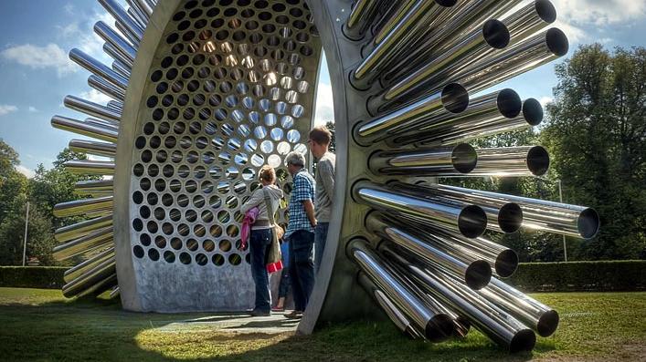 Visitors admire the Aeolus (Photo: Richard Deane)
