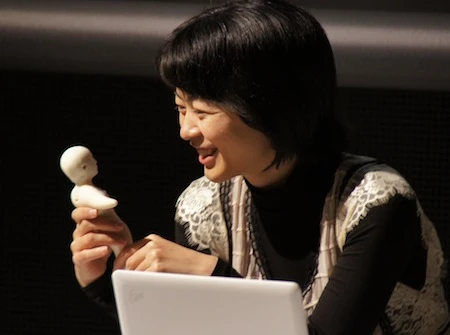 The Elfoid P1 is a combination mobile phone and mini telepresence robot, designed to give a physical presence to callers