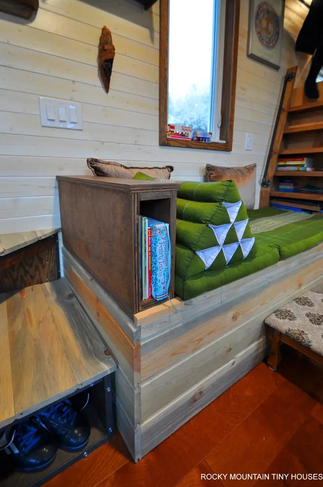 The Red Mountain 34' Tiny House comprises a total floorspace of 410 sq ft (38 sq m)