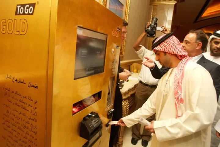 TG Gold-Super-Markt's GOLD To Go vending machine, at its Abu Dhabi unveiling
