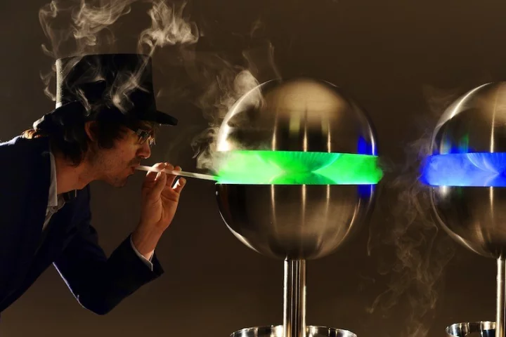 The Edible Mist Machine uses a process described as ultrasonic vaporization to create more than 200 flavors