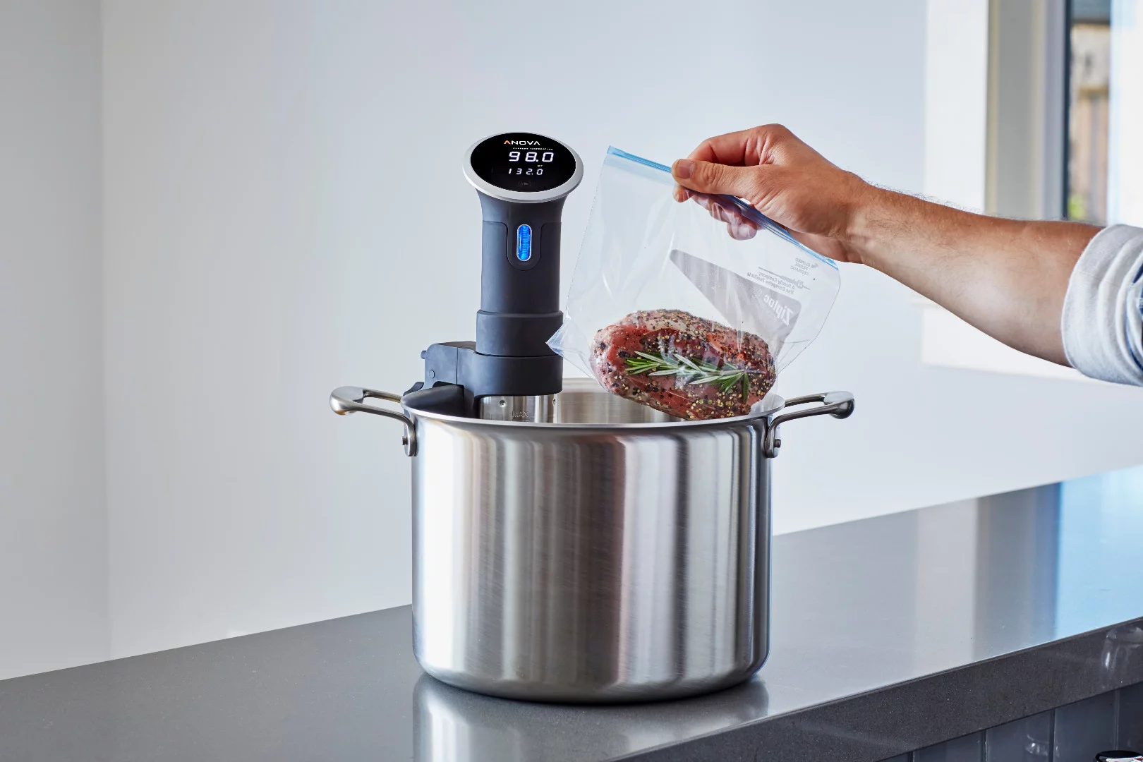 The Anova precision cooker is easy to use: simply drop the sealed food in the heated water and press start