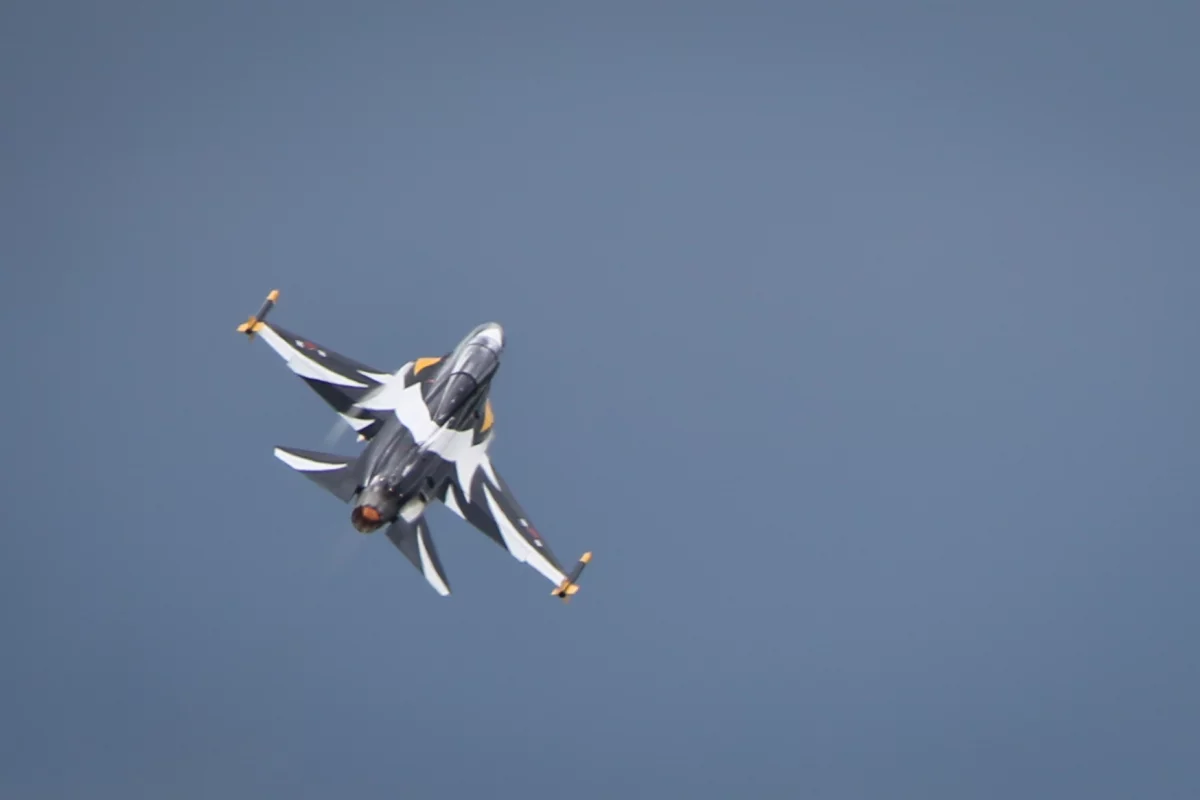 The Korean T50B added a splash of color to Farnborough's overcast sky (Photo: Gizmag)