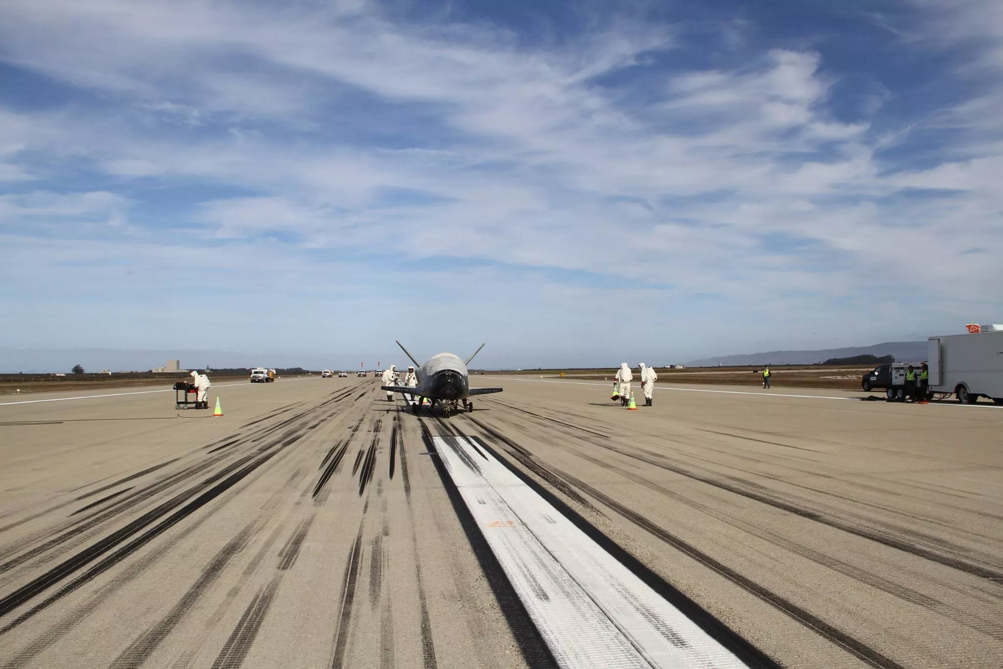 The X-37B on the runway at Vandenberg AFB (Image: Boeing)